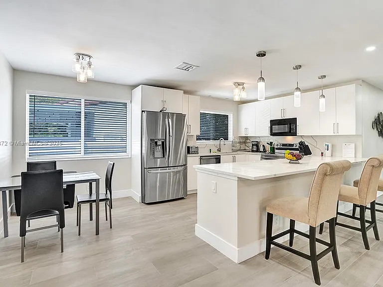 1018 Adams St — Photo 11