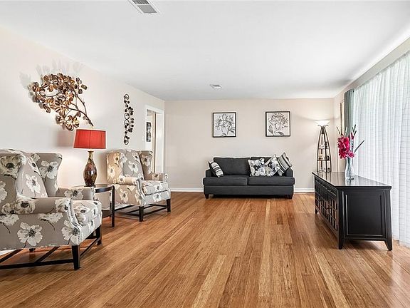 4th image of 119 Colver Dr