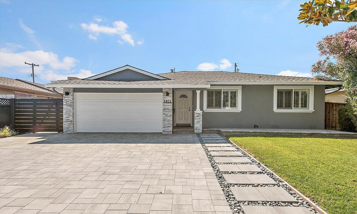 3 bed, 1.5 bath, 1319 sqft, $4,800 — Photo 1