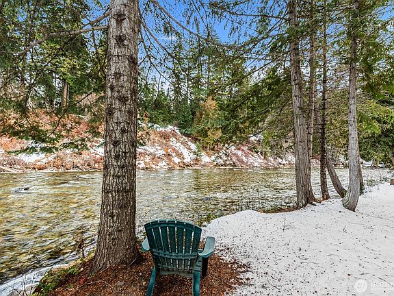 5th image of 2304 Pine Tree Lane