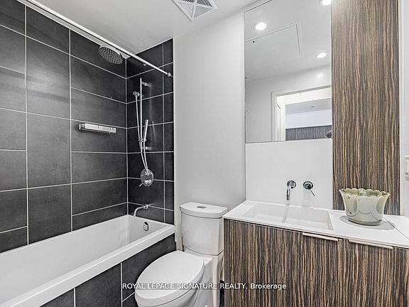 5th image of 1990 Bloor St W #602