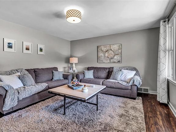 3rd image of 4285 Bailey Ave