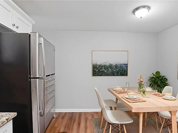 3rd image of 830 Mercury Dr NW