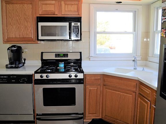 4th image of 15217 La Crosse Ave