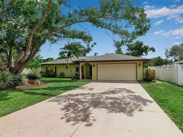 155 Mimosa Cir, Sarasota, FL 34232