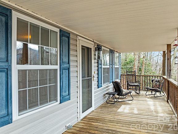 5th image of 842 Grouse Rd