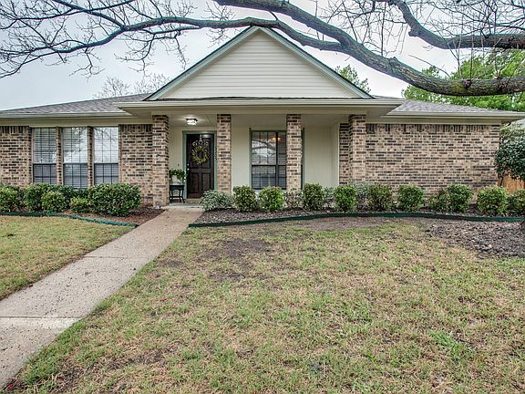 2nd image of 3205 Meadowood Dr
