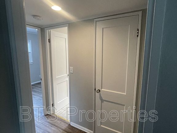 4th image of 304 E Frances Ave