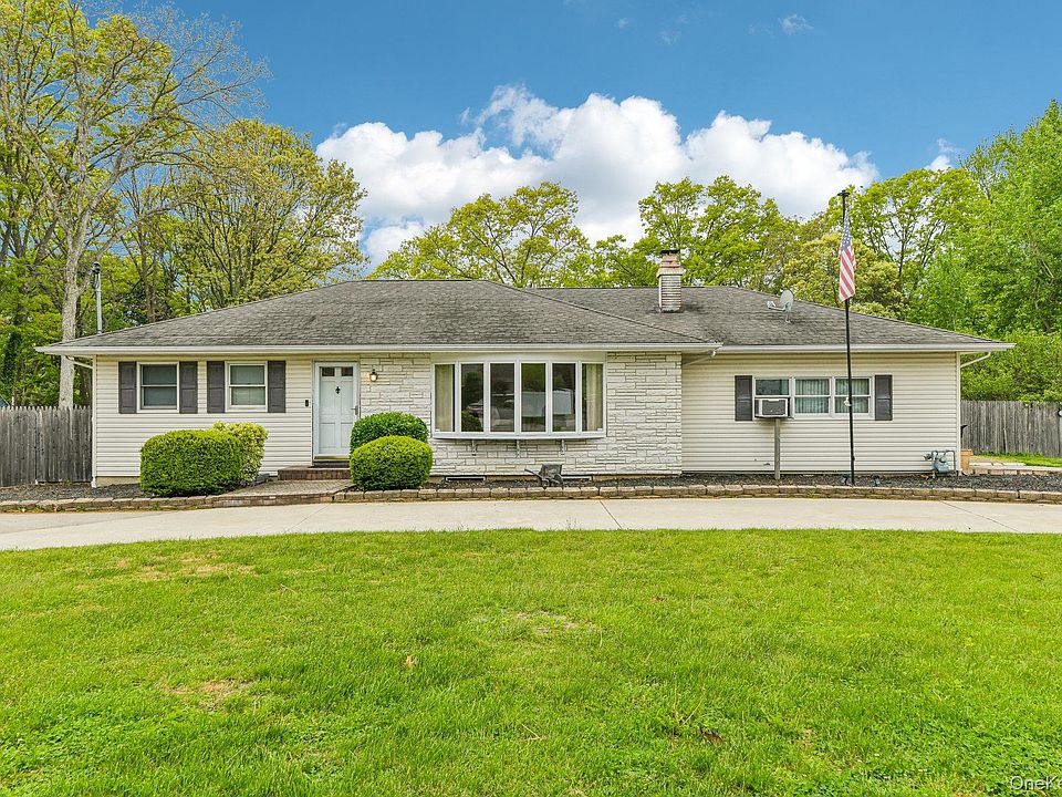 1st image of 1374 Saxon Avenue