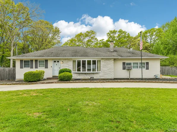 1374 Saxon Avenue, Bay Shore, NY 11706