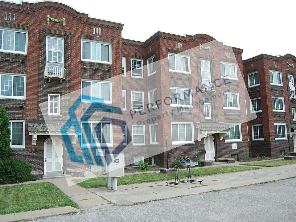 1739 G St #B4