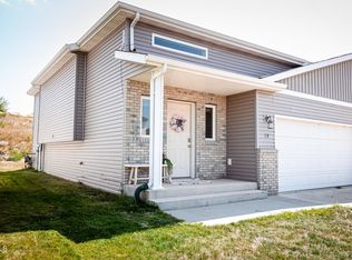 112 8th St NW, Watford City, ND 58854
