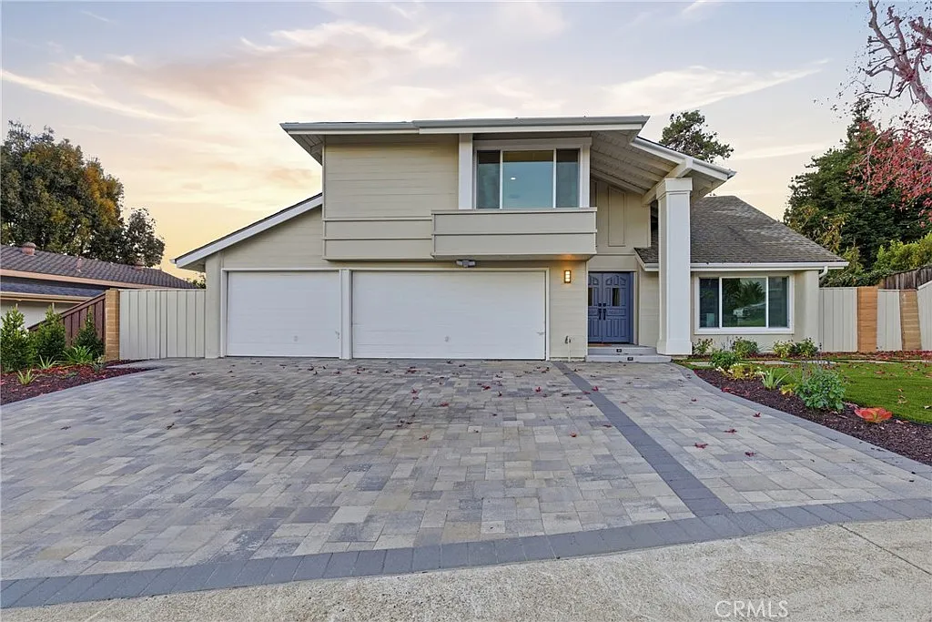 4 bed, 3.5 bath, 2474 sqft, $6,795 — Photo 2