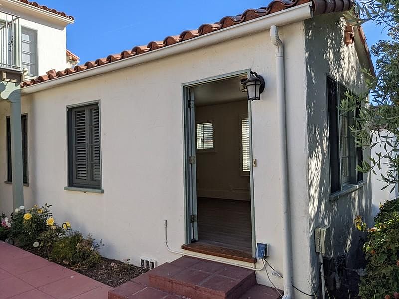 1st image of 114 Natoma Ave #114