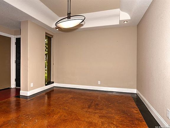 4th image of 121 Brightwood Pl #121