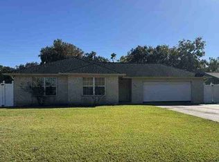 2563 Pinehurst Dr, West Columbia, TX 77486