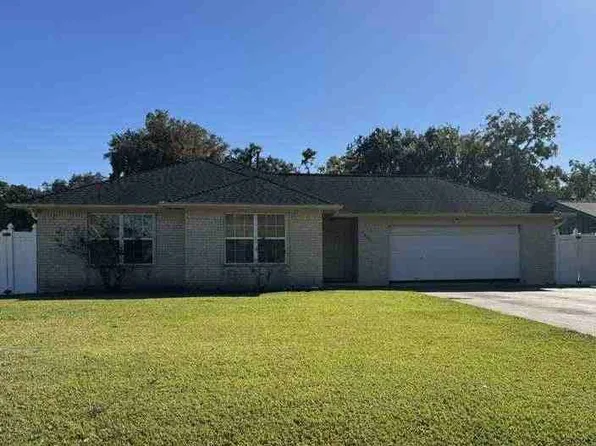 2563 Pinehurst Dr, West Columbia, TX 77486