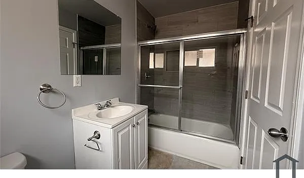 3 bed, 941 sqft, $2,599 — Photo 4