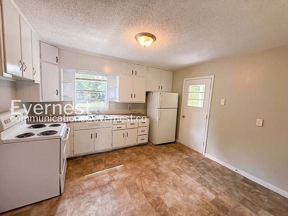 3rd image of 1536 17th St SW