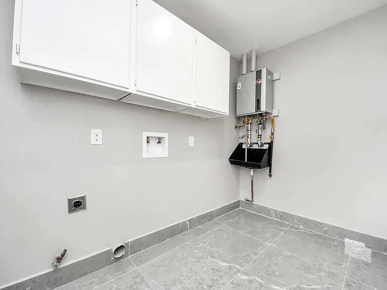 8007 Rowan Ln — Photo 22
