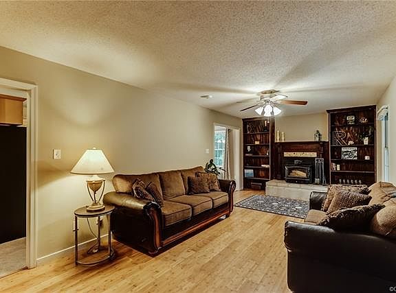 5th image of 1558 Running Fox Dr