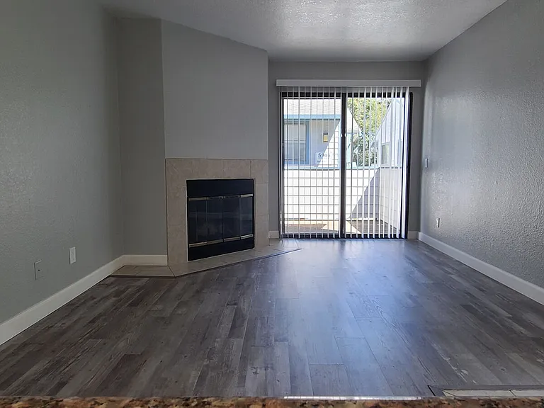 Riverfront Apartments — Photo 12