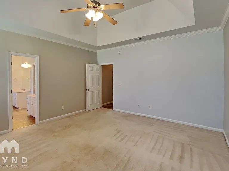 1007 Riviera Dr — Photo 10