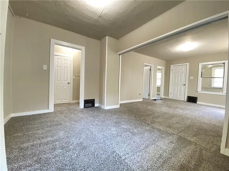 3125 State Ave — Photo 9