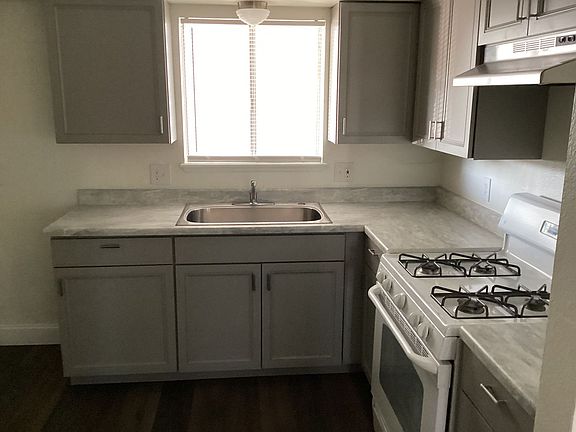 3rd image of 516 W Murray Ave