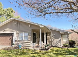 35 Stewart Rd, Pawcatuck, CT 06379