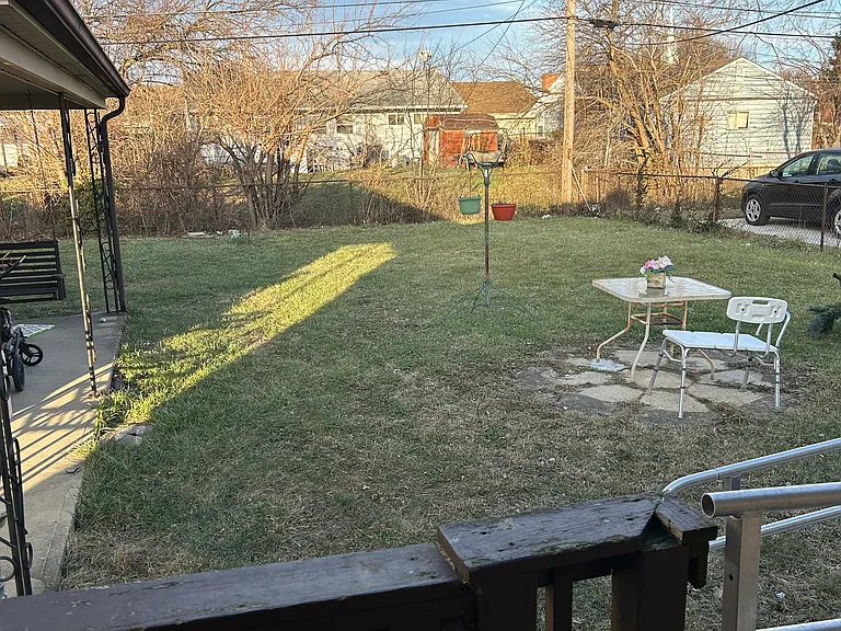 2317 E Dorothy Ln — Photo 18