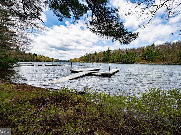 3rd image of 389 Sawmill Hollow Rd
