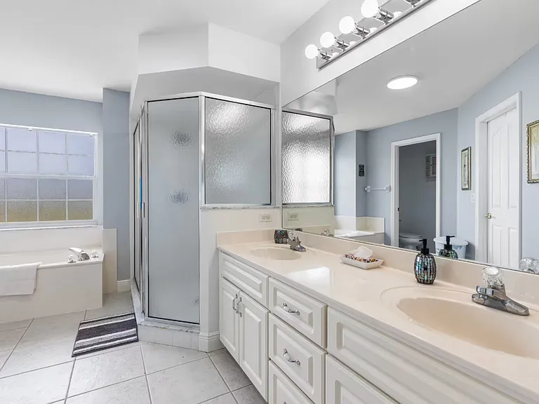 10360 SW 48th Ave — Photo 16