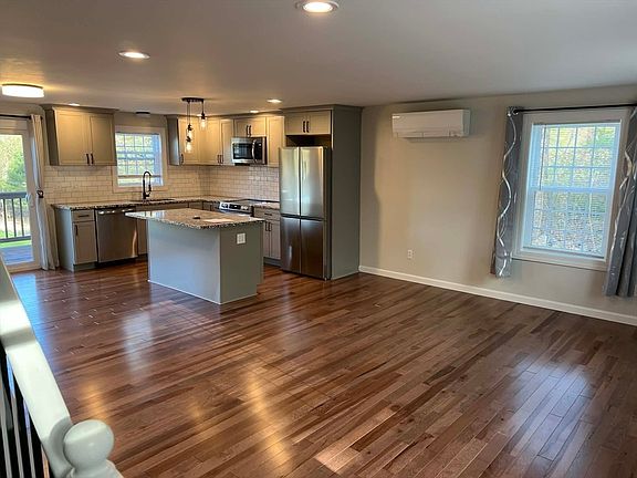 5th image of 313-315 Walnut Hill Rd