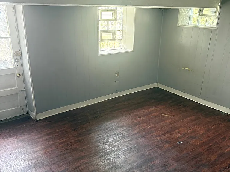 1100 Longshore Ave — Photo 13