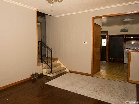 5th image of 10 Pendlewood Dr