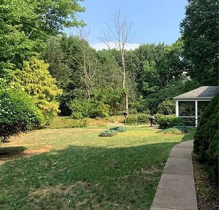 2nd image of 340 Maple Dr