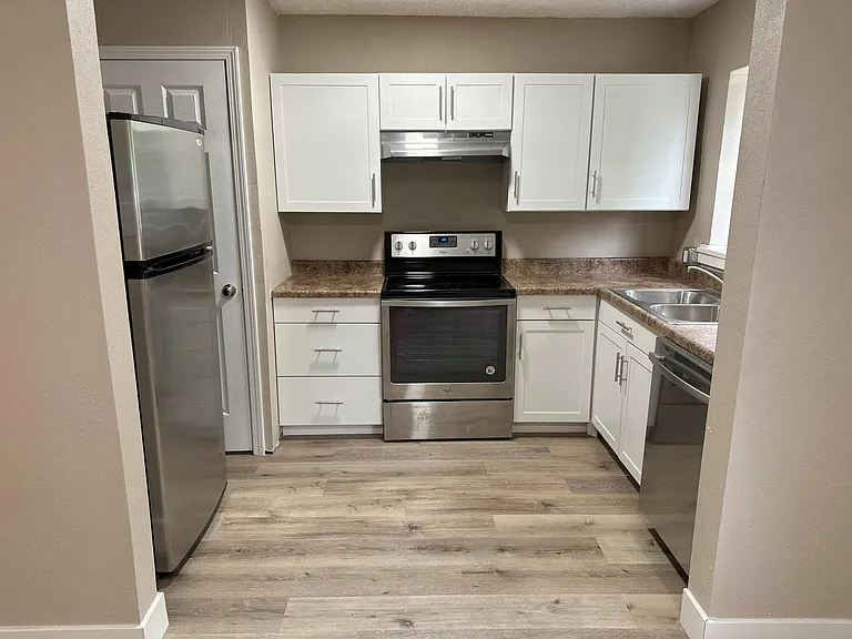 401 Mountain Valley St #B5 — Photo 1