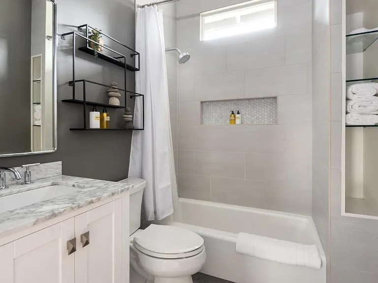 656 Virginia Ave NE — Photo 36