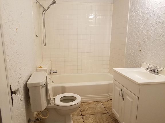 5th image of 516 NW Bell Ave
