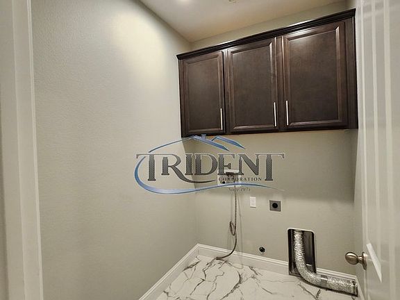 3rd image of 4131 Sir Barton Dr
