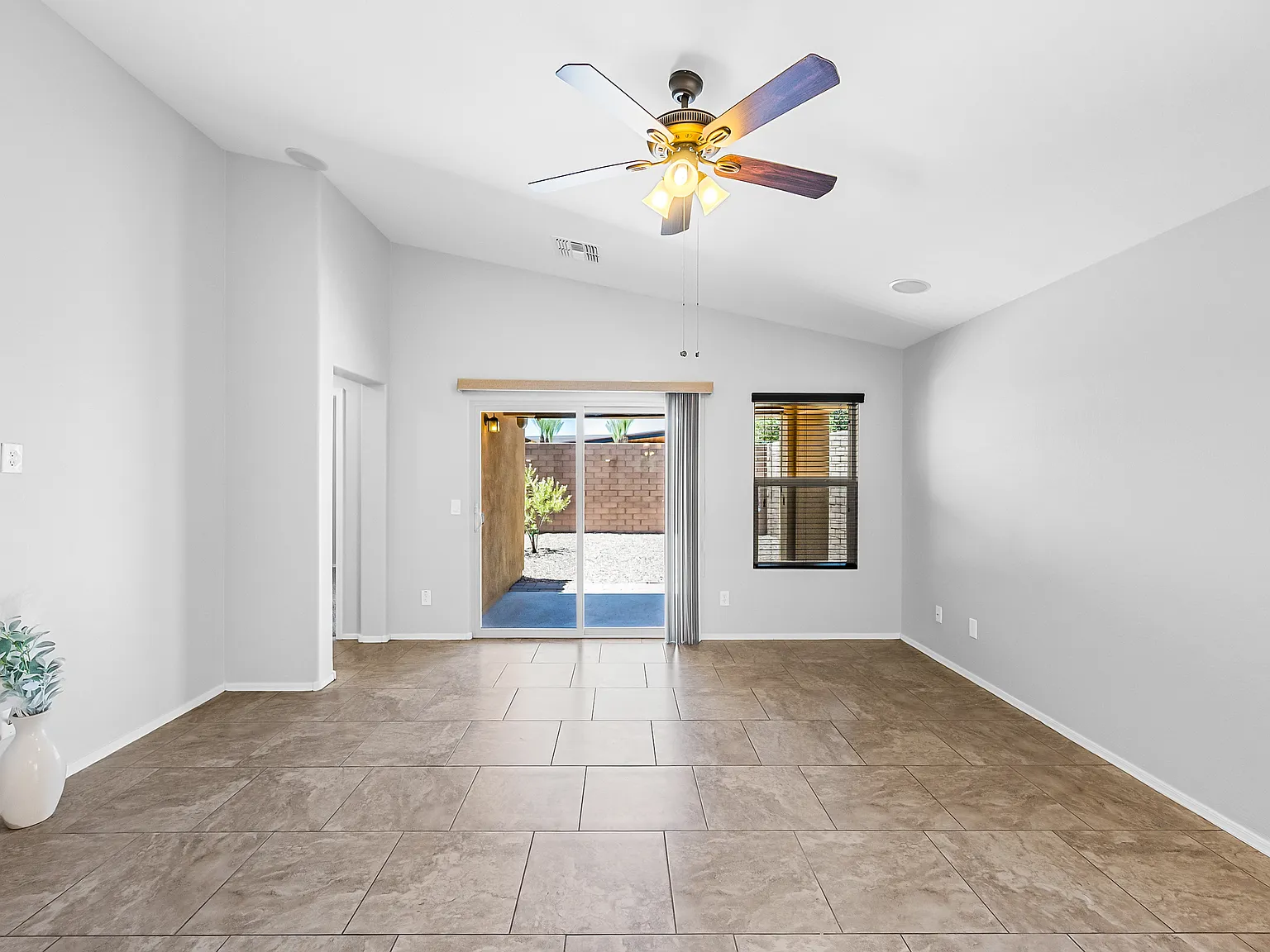 3 bed, 1734 sqft, $2,800 — Photo 4