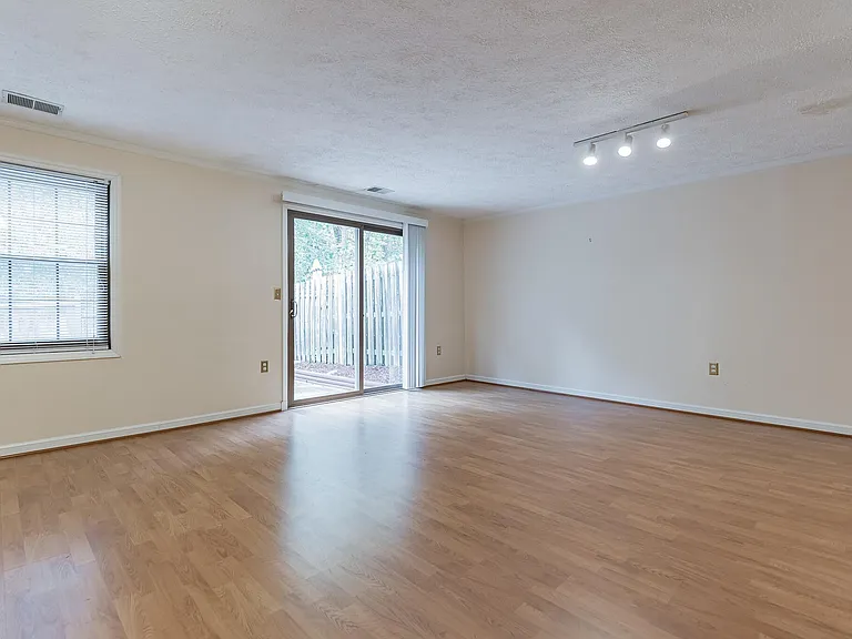 6031 Clerkenwell Ct — Photo 28