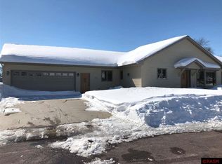 105 E 10th St, Winthrop, MN 55396