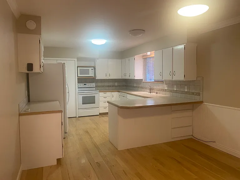 2260 Richards Ave #2 — Photo 7