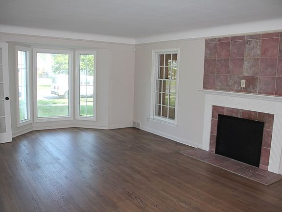 2nd image of 16830 Chandler Park Dr
