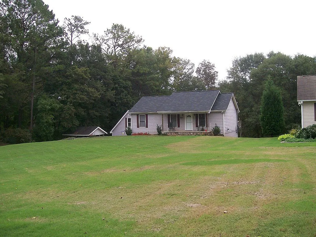 51 Linda Rd photo 1