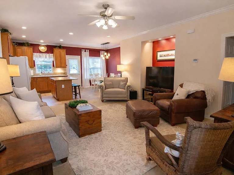 418 Price Dr — Photo 7