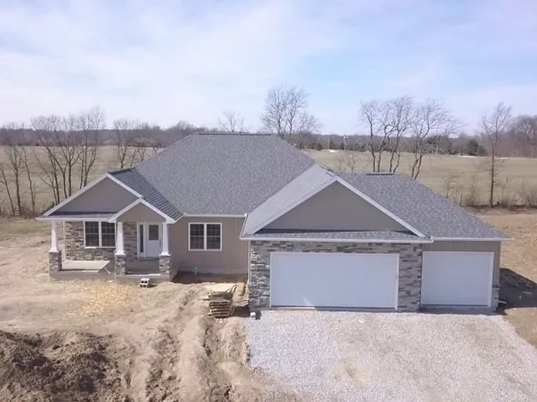 307 Biscayne Blvd, Wapakoneta, OH 45895