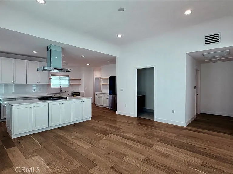 423 S Citrus Ave — Photo 12